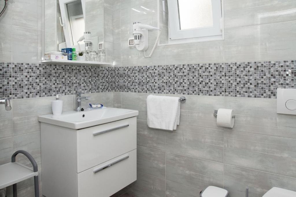 סבטי פטר Four Stars Apartments חדר תמונה