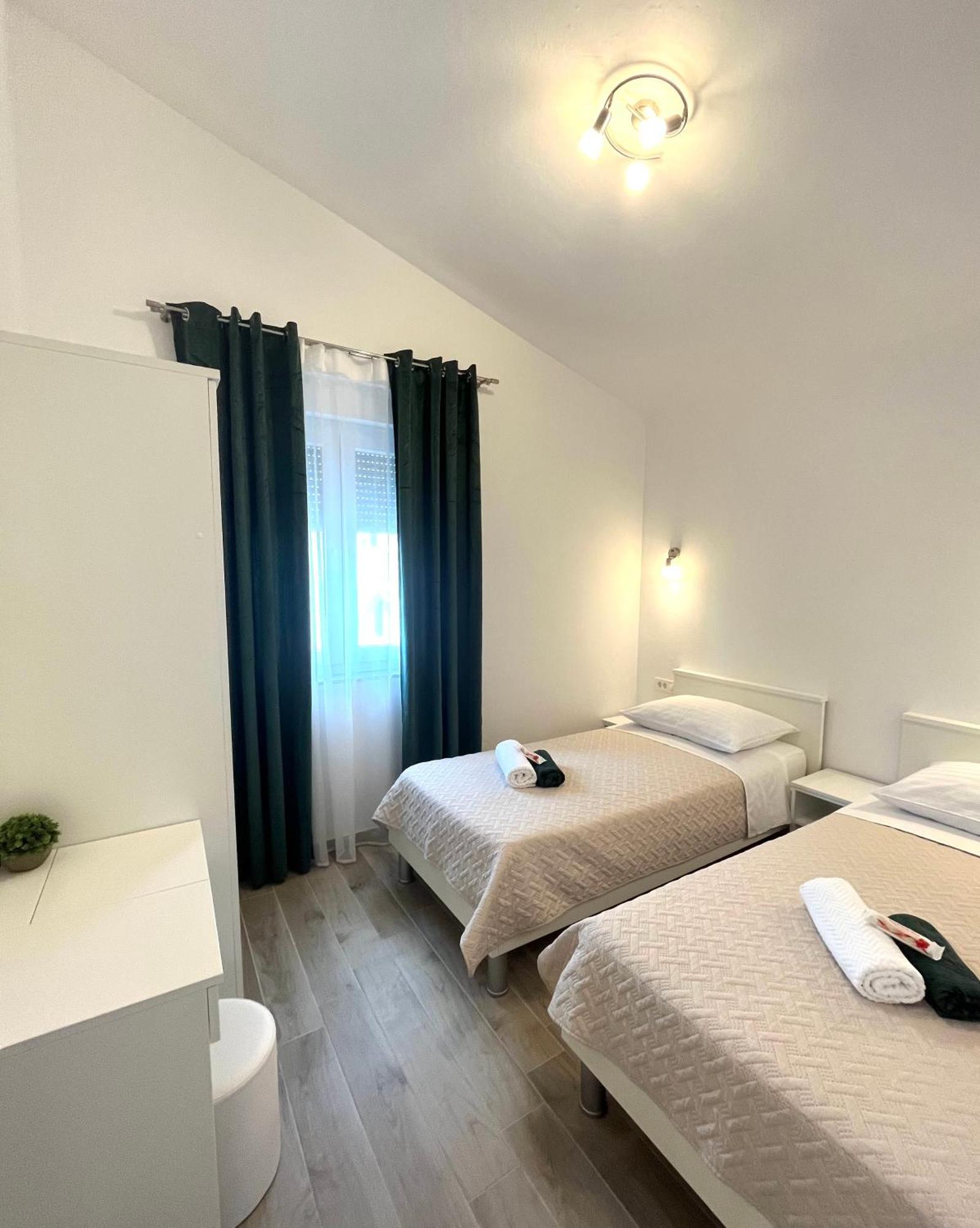 סבטי פטר Four Stars Apartments חדר תמונה